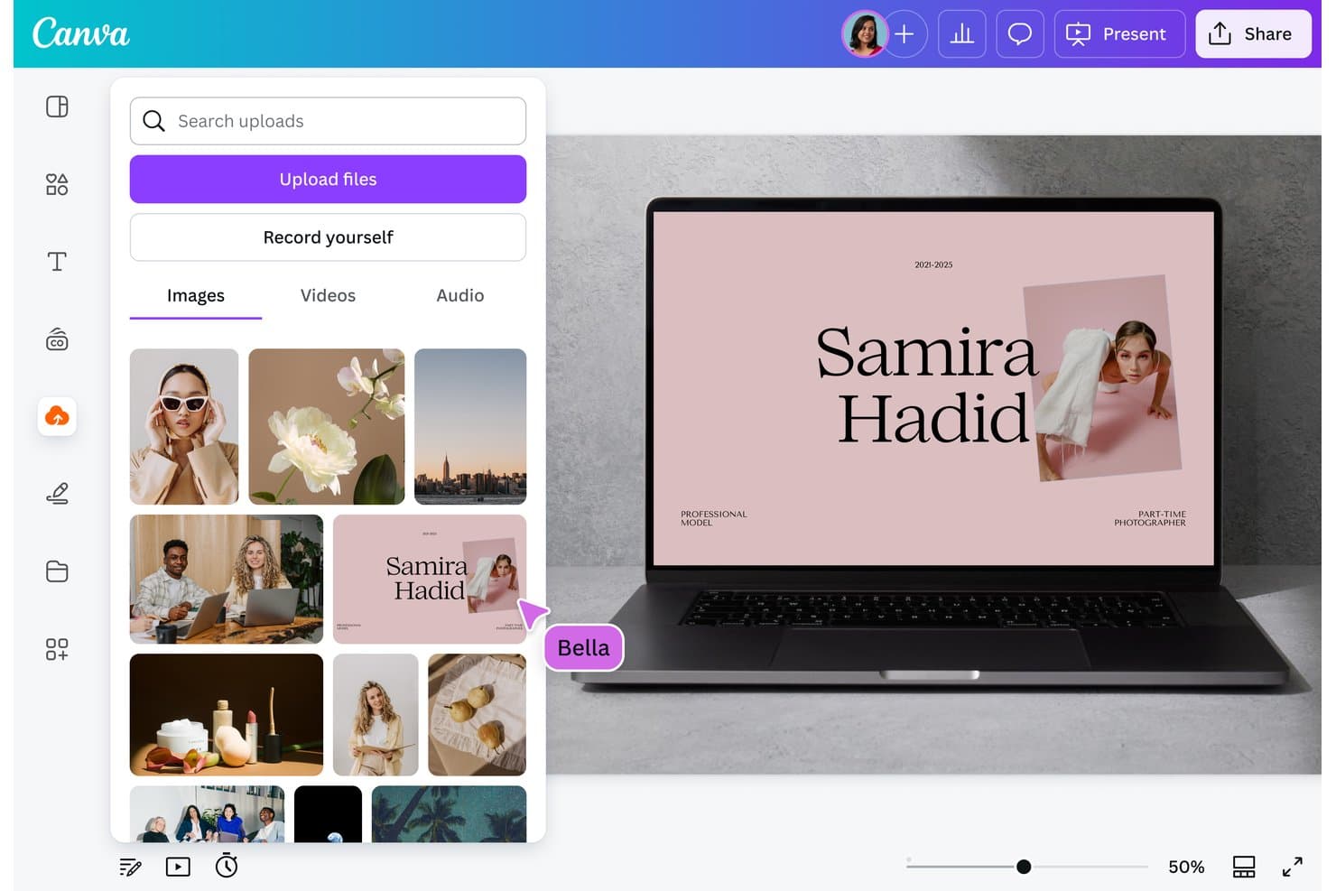 Canva-editori, jossa näkyy ladattujen kuvien paneeli ja kannettavan tietokoneen mallikuva, jossa on vaaleanpunainen portfoliosuunnitelma.
