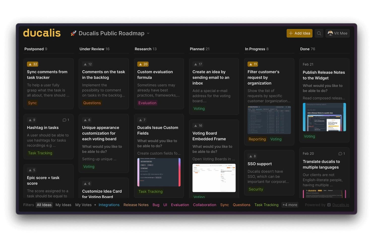 UserJot-dashboard, der viser en liste over funktionsanmodninger med statusikoner og antal stemmer.