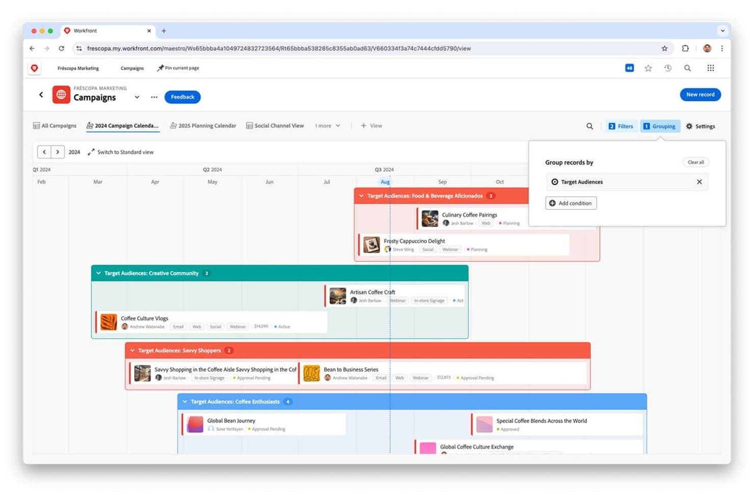 Kalendarz kampanii Adobe Workfront pogrupowany według docelowych odbiorców, z paskami osi czasu.