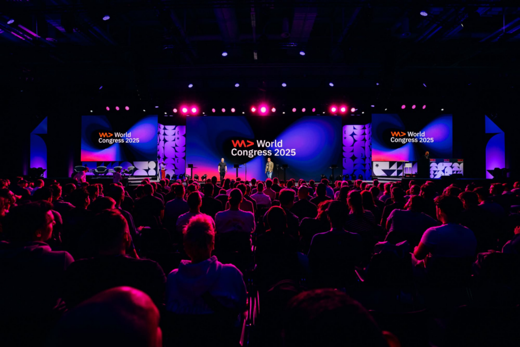 Gran audiencia viendo una conferencia magistral en el WeAreDevelopers World Congress 2025