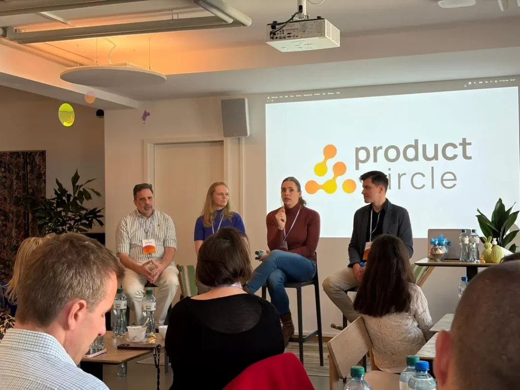 Un panel de discusión atractivo en la conferencia Product Circle Builders